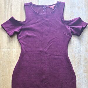 Guess Burgandy Body Con, cut out shoulder